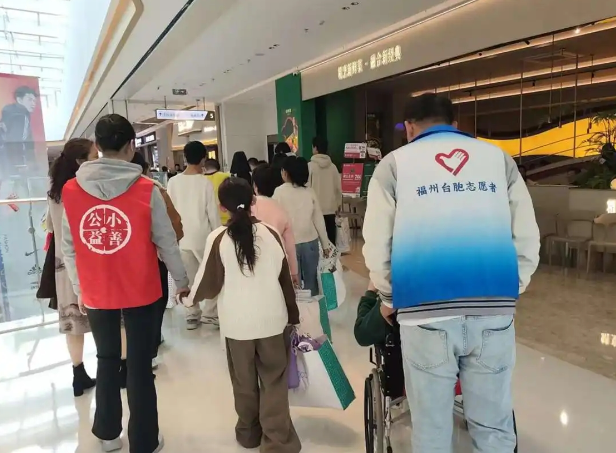 �������ںϵ���ů������־Ը���ڳ�Ϊ�²ж�ͯ�װ���